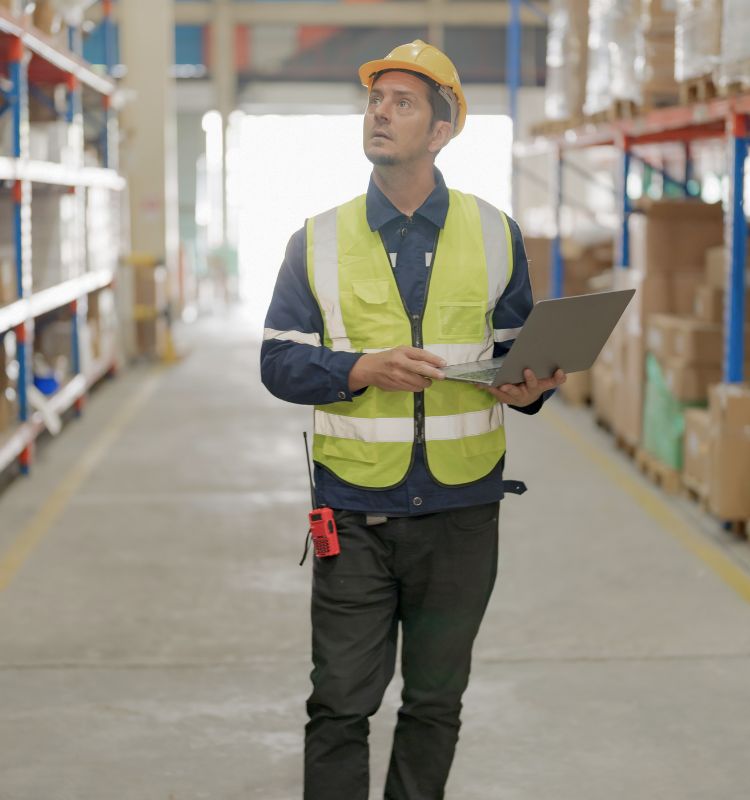 Maintenace illustrant les services d'affaires industrielles d'ErenaCare